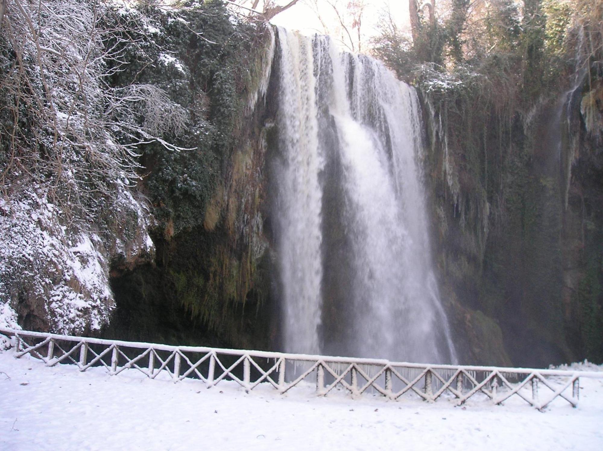 Casa Rural Ruta Del Agua 4 Hab Al Lado Monasterio De Piedra Munebrega Bagian luar foto